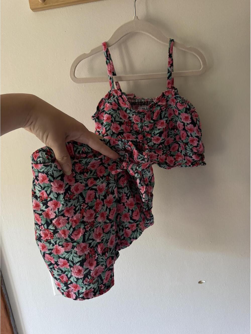 Old Navy Floral two piece outfit